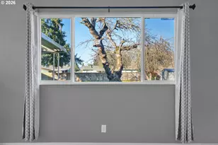 520 S 51st Pl, Springfield, OR 97478 - Photo 9