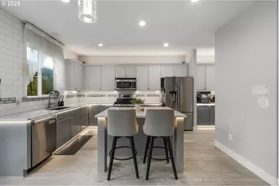 6055 SE 28th St, Gresham, OR 97080 - Photo 7