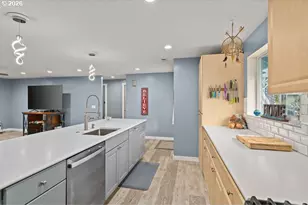 1015 SW 2nd St, Warrenton, OR 97146 - Photo 5