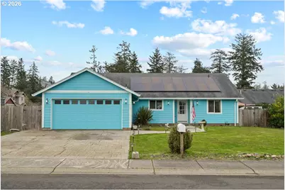 1015 SW 2nd St, Warrenton, OR 97146 - Photo 1