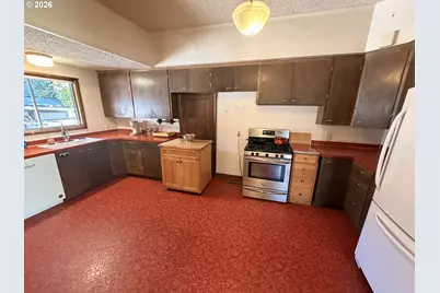 736 N Alvord Ave, Burns, OR 97720 - Photo 39