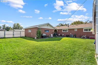 905 SW 4th St, Hermiston, OR 97838 - Photo 9