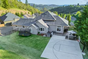 1797 NE Rocky Dr, Roseburg, OR 97470 - Photo 33