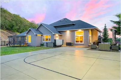 1797 NE Rocky Dr, Roseburg, OR 97470 - Photo 3