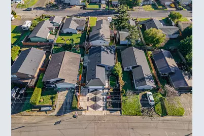 975 Augustine Ave, Coos Bay, OR 97420 - Photo 37