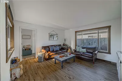 975 Augustine Ave, Coos Bay, OR 97420 - Photo 7