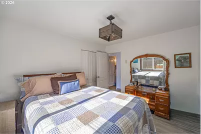 975 Augustine Ave, Coos Bay, OR 97420 - Photo 23