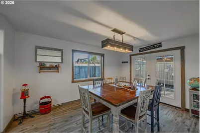 975 Augustine Ave, Coos Bay, OR 97420 - Photo 17