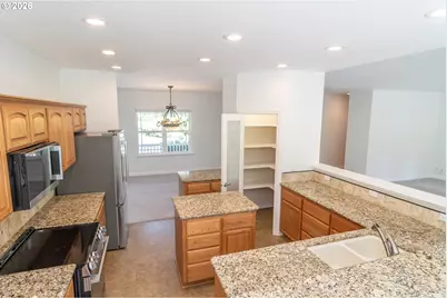 982 Doerner Rd, Roseburg, OR 97471 - Photo 13