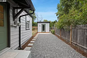 10116 N Hudson St, Portland, OR 97203 - Photo 33