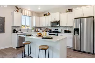 9409 SE Crystal Rose St, Happy Valley, OR 97086 - Photo 7