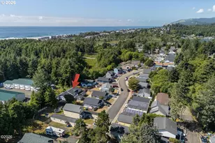 539 SE Neptune Ave, Lincoln City, OR 97367 - Photo 27