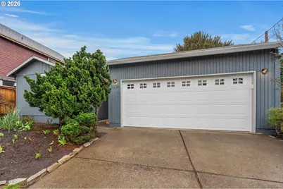 3306 NE Holman St, Portland, OR 97211 - Photo 35