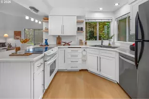 3306 NE Holman St, Portland, OR 97211 - Photo 15