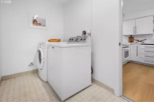 3306 NE Holman St, Portland, OR 97211 - Photo 27