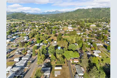 381 SE Gregory Dr, Winston, OR 97496 - Photo 29