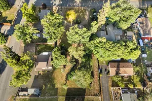 381 SE Gregory Dr, Winston, OR 97496 - Photo 27