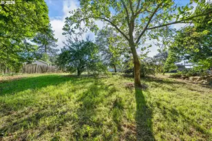 381 SE Gregory Dr, Winston, OR 97496 - Photo 23