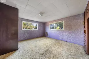 381 SE Gregory Dr, Winston, OR 97496 - Photo 17