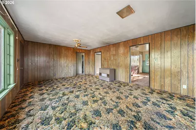 381 SE Gregory Dr, Winston, OR 97496 - Photo 11