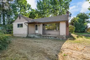 381 SE Gregory Dr, Winston, OR 97496 - Photo 5