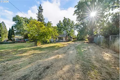 381 SE Gregory Dr, Winston, OR 97496 - Photo 23