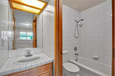 12506 SE Stark St #E, Portland, OR 97233 - Photo 19