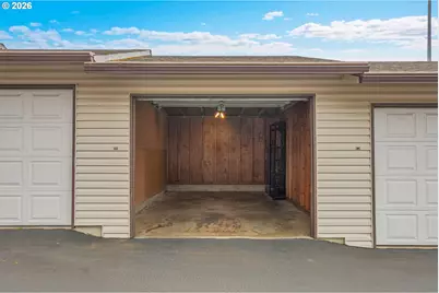 12506 SE Stark St #E, Portland, OR 97233 - Photo 31