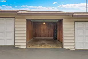 12506 SE Stark St, Portland, OR 97233 - Photo 31