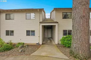 12506 SE Stark St, Portland, OR 97233 - Photo 3