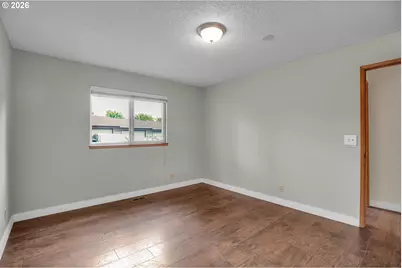 12506 SE Stark St #E, Portland, OR 97233 - Photo 17