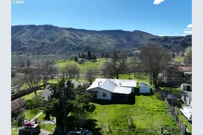 716 Washington St, Lyle, WA 98635 - Photo 1