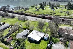 716 Washington St, Lyle, WA 98635 - Photo 13