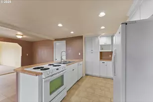 1183 Lookingglass Rd, Roseburg, OR 97471 - Photo 13