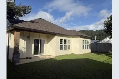 557 11th St, Port Orford, OR 97465 - Photo 17