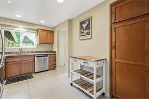 2204 Ridgeway Dr, Eugene, OR 97401 - Photo 13
