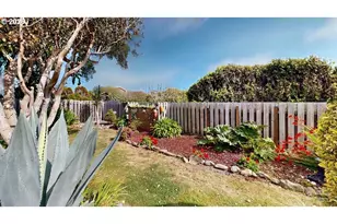 1239 Iris St, Brookings, OR 97415 - Photo 25