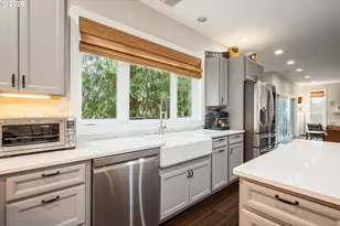 250 W St James Pl, Longview, WA 98632 - Photo 5