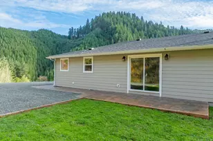 16855 Hwy 42, Myrtle Point, OR 97458 - Photo 35