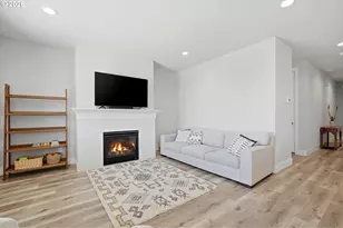 41470 Metolius Ave, Sandy, OR 97055 - Photo 9