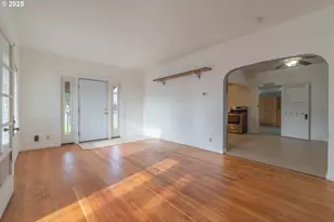 803 Main St, Philomath, OR 97370 - Photo 9