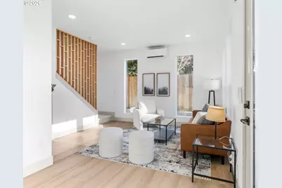 1251 SW Hume Ct, Portland, OR 97219 - Photo 3