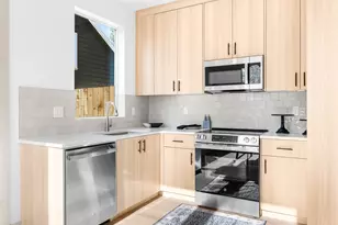 1251 SW Hume Ct, Portland, OR 97219 - Photo 5