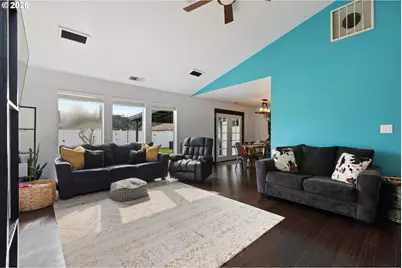 1774 E Fourth Ave, Sutherlin, OR 97479 - Photo 9