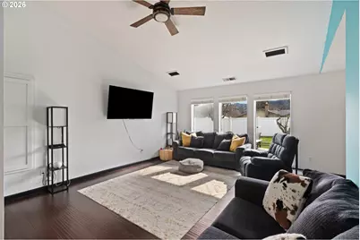 1774 E Fourth Ave, Sutherlin, OR 97479 - Photo 7