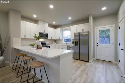 4541 SE 97th Ave, Portland, OR 97266 - Photo 9