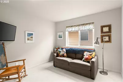 312 NE 105th Ave, Hillsboro, OR 97006 - Photo 15