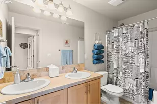 312 NE 105th Ave, Hillsboro, OR 97006 - Photo 17