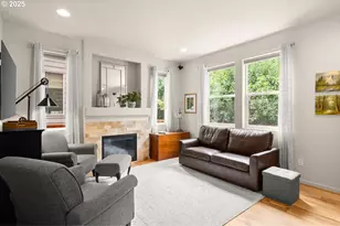 312 NE 105th Ave, Hillsboro, OR 97006 - Photo 9