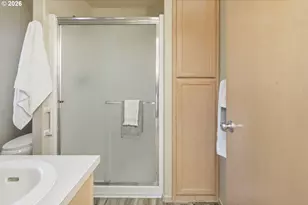 945 SW 24th St, Troutdale, OR 97060 - Photo 17